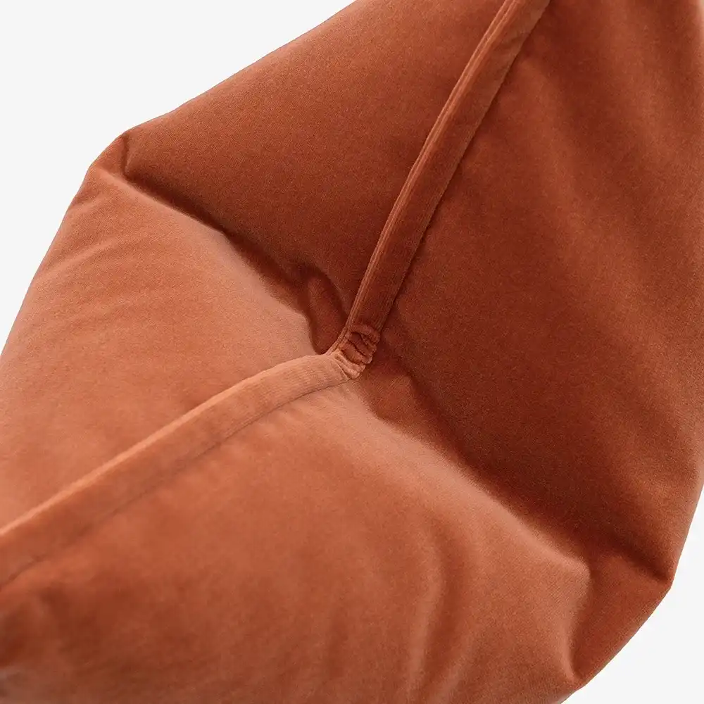 Alessandra Crimson - Image 4